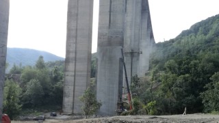 При 36 ти км на АМ Хемус се ремонтират носещите колони