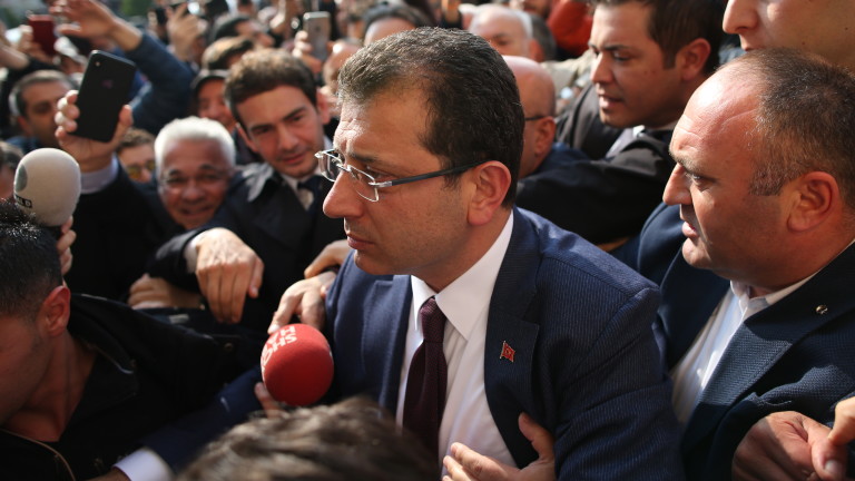 Кандидатът на опозицията официално печели изборите за кмет на Истанбул,