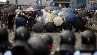 Протестът в Хонконг: Градът е притихнал, властите отлагат дебата за екстрадиране