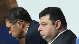 Номинираният от ГЕРБ Орлин Колев беше избран за нов конституционен съдия