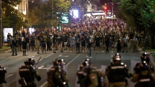 Председателят на Сръбската прогресивна партия СПП Милош Вучевич призова гражданите