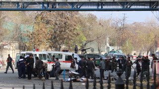 Атентатор самоубиец се е взривил в афганистанската столица Кабул избивайки