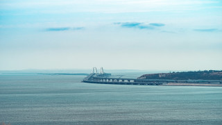 Железопътен мост над Северокримския канал близо до село Роздолне вече