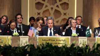 Държавният секретар на САЩ Антъни Блинкън вчера обяви над 400