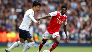 Полузащитникът на Арсенал Томас Партей може да продължи кариерата си