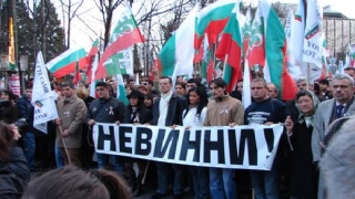 Над 25 000 души пяха "Не сте сами" на площад "Александър Невски"