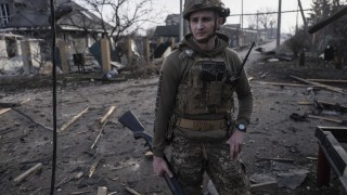 Украинските сили засилват настъпателните действия срещу руските войски около източния