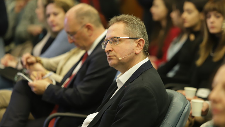 България се намира в тежка демографска криза, но всичко е