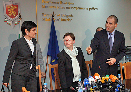 Близо 3 млн. българи вече с нови документи