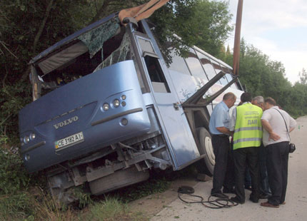 Наш автобус се преобърна на унгарска магистрала, няма сериозно пострадали