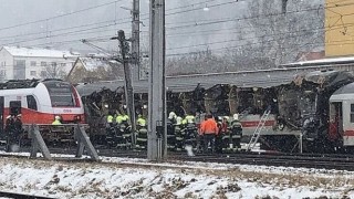 Два пътнически влака са се сблъскали в централния австрийски град