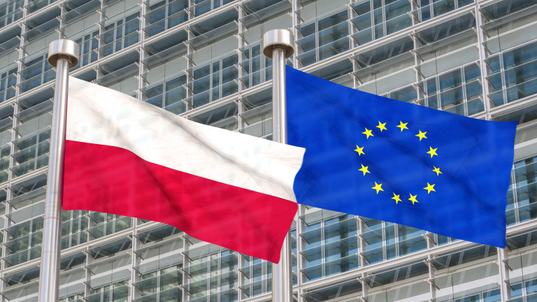 Европейската комисия потвърди, че съди Полша заради съдебна реформа, информират