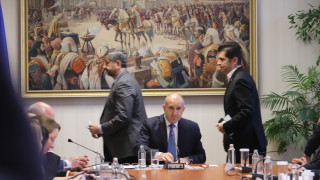 Парламентарната група на ПП ДБ не само са възмутени а са