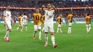 Един от най големите фаворити Испания се класира за 1 4 финалите