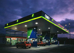 Цените на горивата ще намаляват още, прогнозира шефът на OMV България
