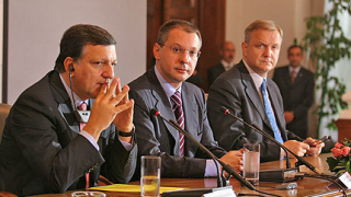 Оли Рен: Мерките трябва да стимулират необратимостта на реформите