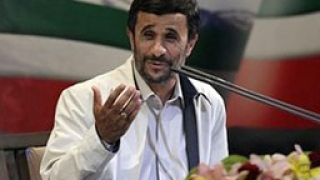 Ахмадинеджад хвърля резолюцията в кошчето