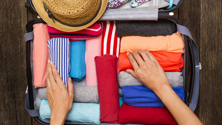 Как да подреждаме дрехите си в куфар
