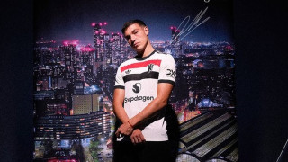 От Манчестър Юнайтед обявиха привличането на Мануел Угарте малко повече