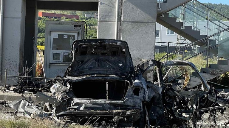 Шофьор загина на Околовръстното в София, колата му изгоря. Инцидентът