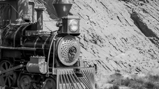 Железницата е транспортно техническото нововъведение на деветнадесетото столетие което дава