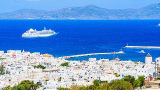 Местата във фериботитите към гръцките острови привършиха Пускат допълнителни кораби