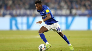 Мначестър Юнайтед обмисля да се обърне към 19 годишния младок от