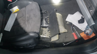 Митнически служители откриха 22 кг кокаин при проверка на лек