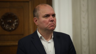 Плоският данък изсветлява икономиката Това заяви депутатът от Демократична България Владислав