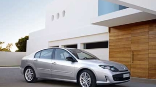 Renault Laguna ще вози най-красивата българка