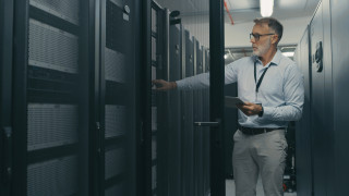 Бумът на изкуствения интелект вече няма да се плаща от битовите потребители: Технологичните гиганти поемат сметката
