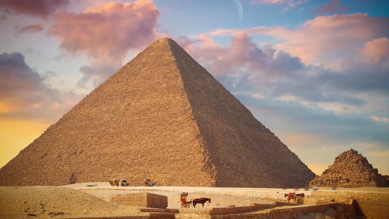 Учени откриха скрито пространство в Хеопсовата пирамида