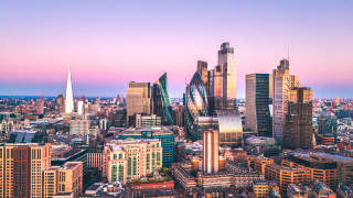 Великобритания е изправена пред рязко покачване на разходите за обслужване