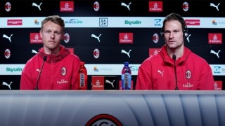 Милан официално представи новите си попълнения Симон Кяер и Асмир