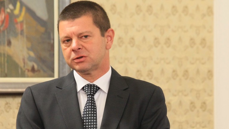 Новоизбраният конституционен съдия Красимир Влахов наруши Конституцията на Република България,