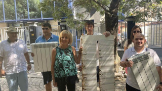 Мая Манолова подари стари радиатори на "Булгаргаз"
