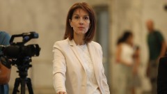 Всички от ЦИК и под строй отиват да обясняват кашата с вота в НС