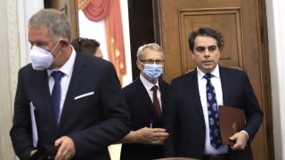 Служебните министри премиерът Стефан Янев и държавният глава Румен Радев