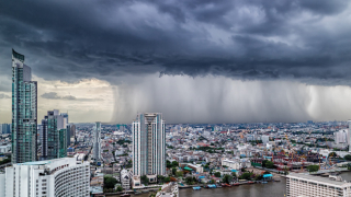 Глобалната икономика понастоящем се намира в преломен момент Това става