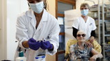  Франция дава обещание по-бързо имунизиране след рецензии 