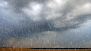Проливен дъжд в 12 области на страната 