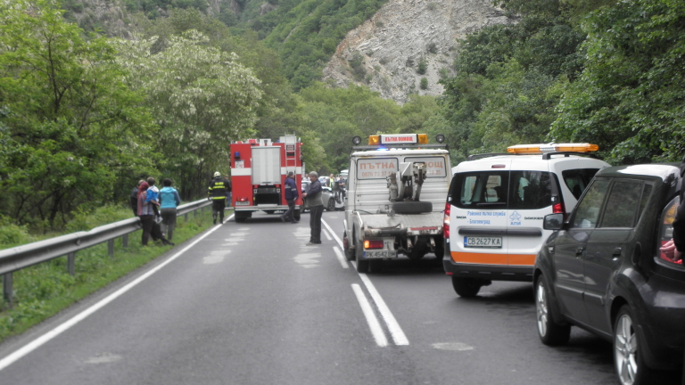 Двама загинали при катастрофата край Петрич 