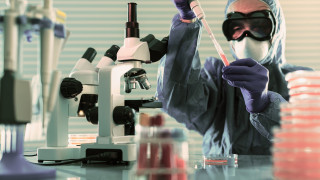 Психиатър адвокат зъболекар фармацевт и лекари с различни специалности имунолози