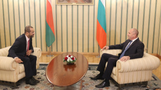 Радев награди външния министър на Оман с Почетния знак на президента