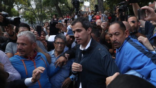 Лидерът на опозицията и председател на парламента Хуан Гуайдо обяви