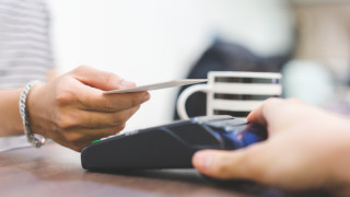 Mastercard вдига двойно лимита за безконтактно плащане без ПИН