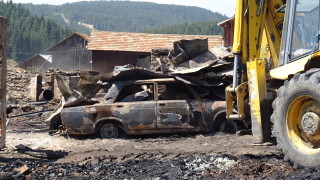 Пожарът във велинградското село Кръстава погълна 6 къщи