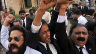 Пакистанският министър на информацията подаде оставка