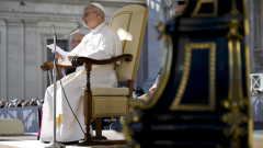 Папата няма да бъде "мълчалив наблюдател" за нарушенията на човешките права