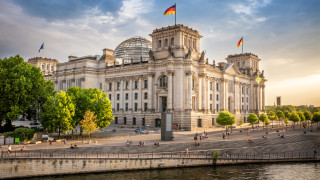 Германската икономика нараства с бавни темпове тази година и повече следващата